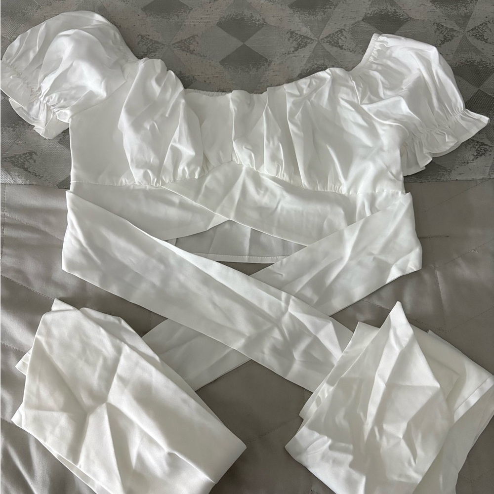 White Puff Sleeve Crop Top